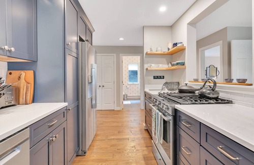 West Hartford Condo | Hot Tub, Sauna, Comm. Pool, Club - Deere Run 6A