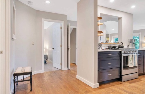 West Hartford Condo | Hot Tub, Sauna, Comm. Pool, Club - Deere Run 6A