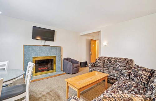 West Bridgewater Hotel | Hotel ∙ 1 bedroom ∙ 8 guests