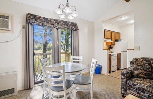 West Bridgewater Hotel | Hotel ∙ 1 bedroom ∙ 8 guests