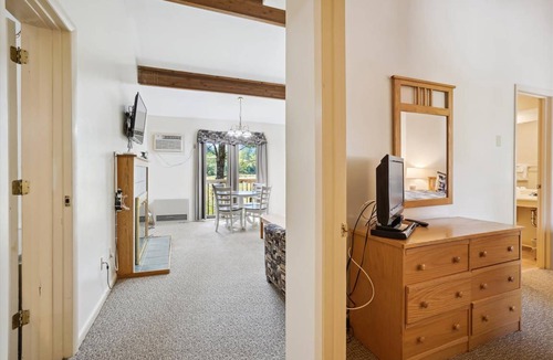 West Bridgewater Hotel | Hotel ∙ 1 bedroom ∙ 8 guests