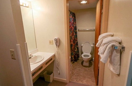 West Bridgewater Hotel | Hotel ∙ 1 bedroom ∙ 2 guests