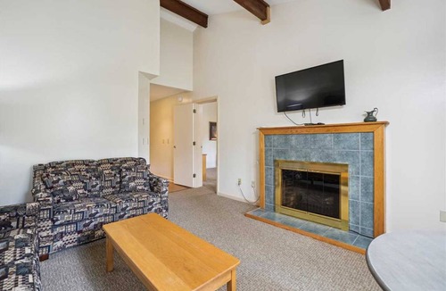 West Bridgewater Hotel | Hotel ∙ 2 bedrooms ∙ 8 guests
