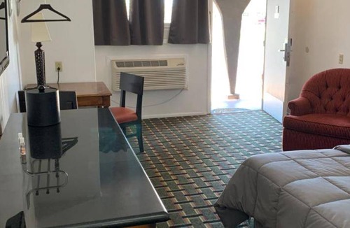 Raton Hotel | Hotel ∙ 6 guests