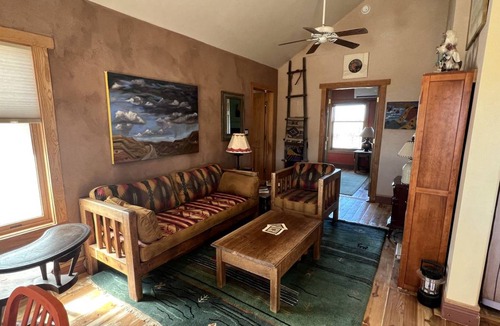 Abiquiu House | House ∙ 1 bedroom ∙ 5 guests