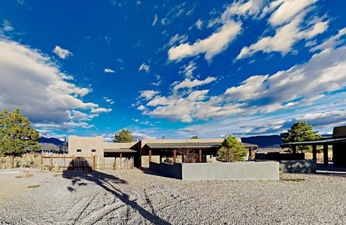 Taos House | House ∙ 3 bedrooms ∙ 8 guests