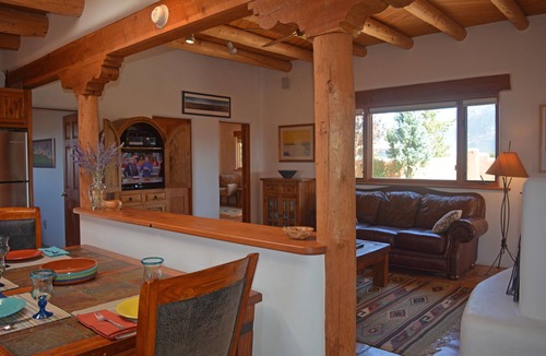 Taos House | House of the Turquoise Gate 360 Degree Views with Enclosed Yard