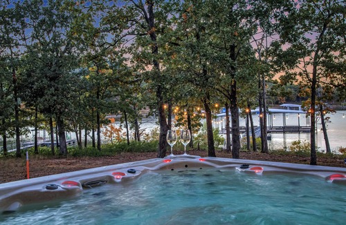Hoyt House | Huckleberry Lodge on Lake Eufaula
