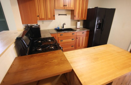 Killington House | Huge 4 Bedroom Guesthouse - Great Common Space, Breakfast included