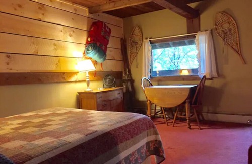 Waterbury Cabin | Hunger Mountain - Grunberg Haus Inn & Cabins