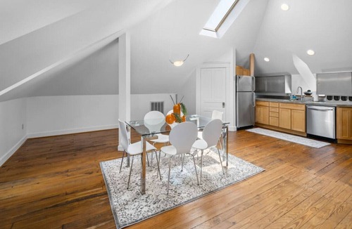 Hyde Park Apartment | Hyde Park 2BR/2BA Penthouse with Private Patio