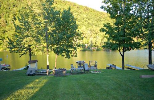 Poultney House | Hydrangea Cottage