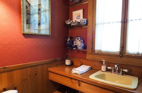 Stockbridge House | Iconic Historical Downtown Stockbridge, Sleeps 15