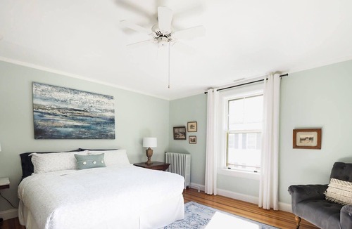 Stockbridge House | Iconic Historical Downtown Stockbridge, Sleeps 15