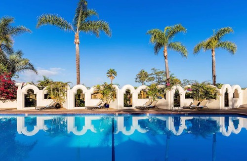 Central Mission Beach Hostel | Ideal Mix of Comfort and Value! 3 Garden View Units, Free Parking, Outdoor Pool