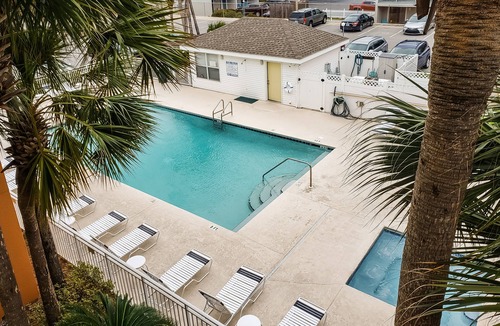 Miramar Beach Condo | Ideally-Located Coastal Condo w/Shared Pool, Hot Tub, Balcony, & Beach Access