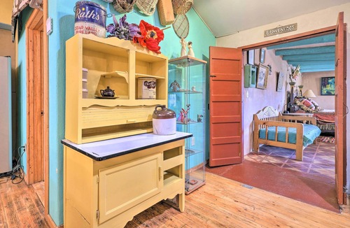 Santa Cruz Cottage | Idyllic Española Casita w/Charcoal Grill