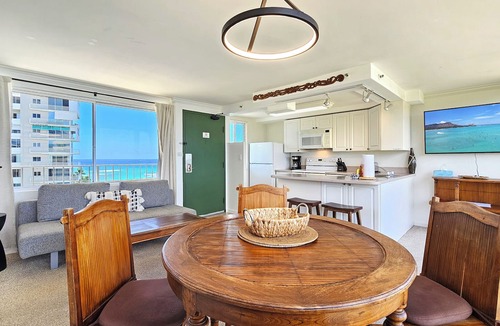 Diamond Head - Kapahulu - St. Louis Apartment | Idyllic Ocean Views from 12th floor 1 Bedroom Suite with Full Kitchen