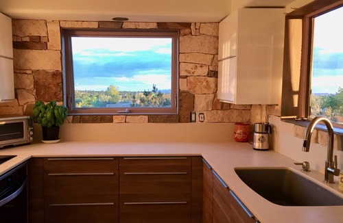 Northeast Santa Fe House | Immaculate Contemporary Home - Mountain Views - walking distance to Plaza.