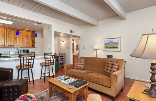 Northeast Santa Fe Hotel | Incredible Downtown Location, Beautiful Fort Marcy Condo