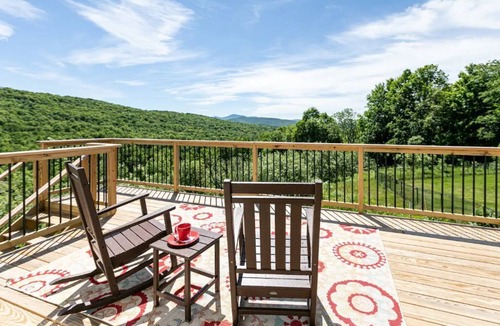 Essex Junction Apartment | Inn at 84 Cortland: Cozy 1BR private entrance/bath