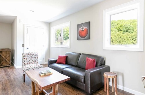 Essex Junction Apartment | Inn at 84 Cortland: Cozy 1BR private entrance/bath