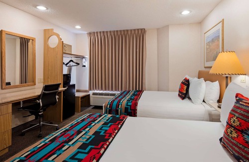 Santa Fe Hotel | Inn at Santa Fe, SureStay Collection by Best Western