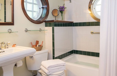 Brattleboro Bed & Breakfast | Inn on Putney Road