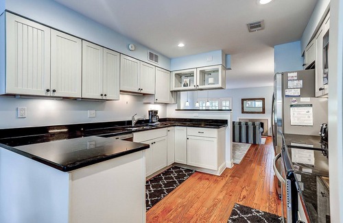 Shipyard Plantation Condo | Intimate, Yet Spacious Villa with Shared Pool and Tennis - Walk to the Beach