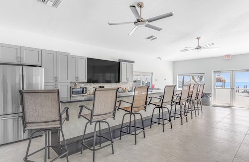Marathon Condo | Inviting oceanfront condo with shared pool, dock, and great neighborhood