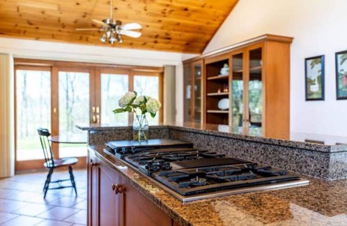 Alburg House | Island waterfront Retreat