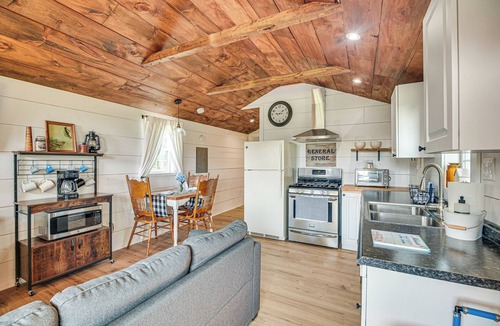Isle La Motte Cabin | Isle La Motte Cabin ~ 3 Mi to Lake Champlain!