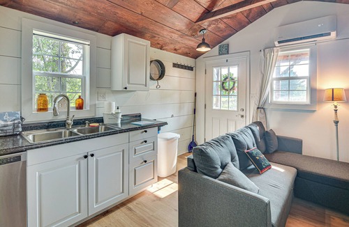 Isle La Motte Cabin | Isle La Motte Cabin ~ 3 Mi to Lake Champlain!
