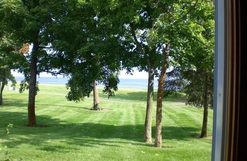 Onamia House | Izaty's Lake House Townhomes #413 on Lake Mille Lacs at Izaty's Resort look