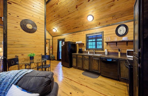Broken Bow Cabin | Jax Ridge-Studio 1 Bedroom