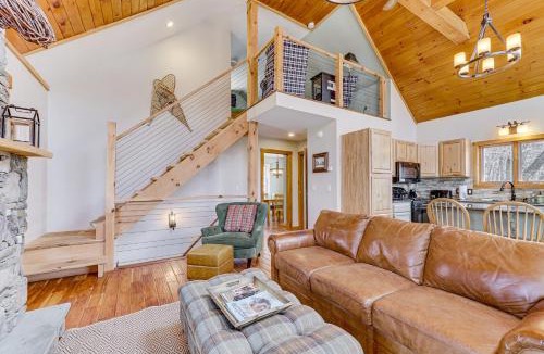 Jeffersonville House | Jeffersonville Home with Deck Near Hiking and Climbing
