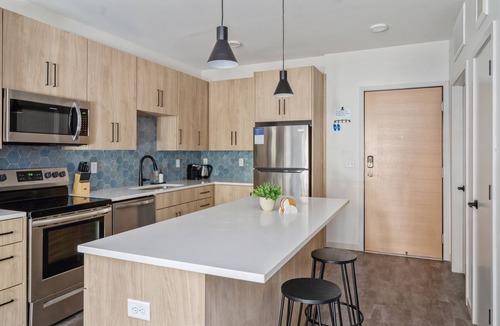Harrison Apartment | Kasa Bryn Mawr Minneapolis