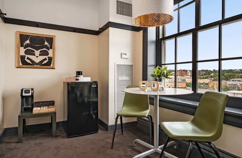 East Liberty Apartment | Kasa | Charming Studio Nearby Carnegie Museum | The Maverick