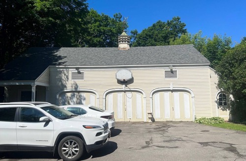 Whippleville House | Kilburn Manor 1820 Historical house