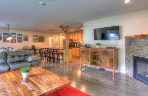 Killington House | Killington Center Inn & Suites by Killington VR - 1 Bedrooms