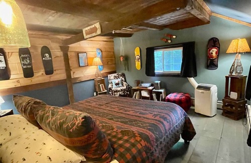Waterbury Cabin | Killington - Grunberg Haus Inn & Cabins