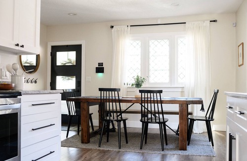Midway House | King beds, central location, entire house. Perfect for family gathering!