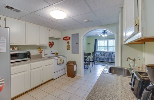 Mount Berry Cottage | Kingston Home w/Shared Pool - 23 Mi to Lakepoint!