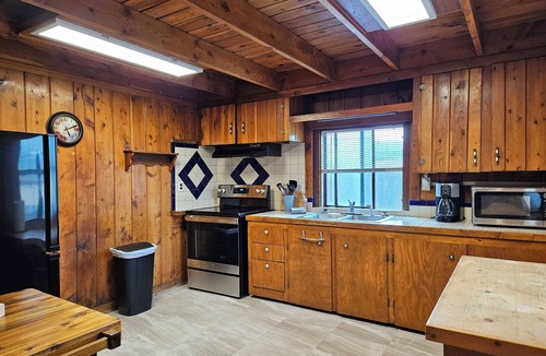 Eagle Nest House | Kokopelli Lodge nestled in the Sangre de Cristo Mtns.Ski/Hike/Fish/Hunt