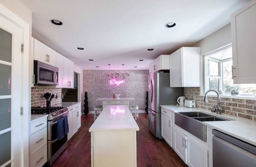 Arvada House | La Maison Beau | Pool | Sauna | Hot Tub