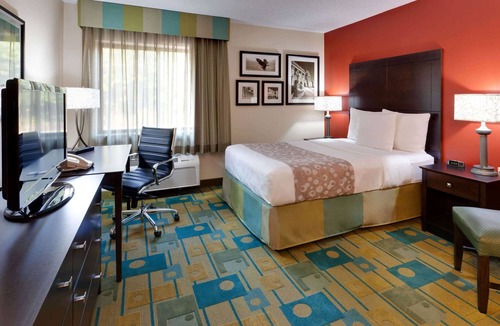 Plattsburgh Hotel | La Quinta Inn & Suites by Wyndham Plattsburgh