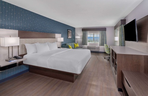 Santa Rosa Hotel | La Quinta Inn & Suites by Wyndham Santa Rosa