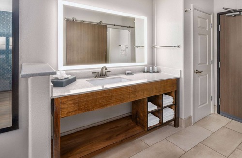 Santa Rosa Hotel | La Quinta Inn & Suites by Wyndham Santa Rosa