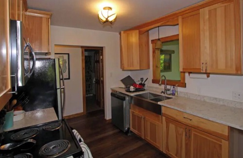 Elizabethtown Ski Chalet | Lacy's Camp, Chalet in amazing Lincoln Pond with WiFi