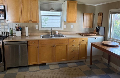 Rockville Cabin | Laid-Back Lake Getaway- Amazing Views, Private Beach&Dock, Chill Deck, 2BR, 1BA
